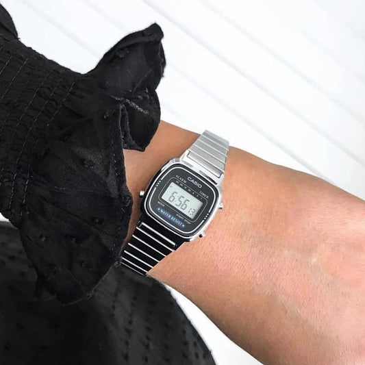 Reloj Casio Vintage LA-670WA-1 Digital Mujer Negro/Plateado